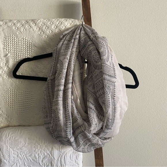 PacSun Accessories - Pacsun Cream & Grey Bohemian Block Printed Circle Scarf